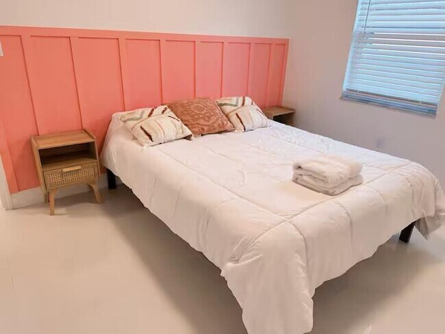 Building Photo - 1720 NE 146th St