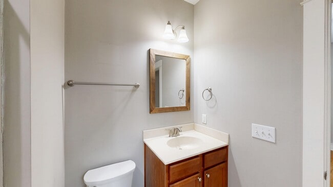 Building Photo - 803 Lindsey Ln