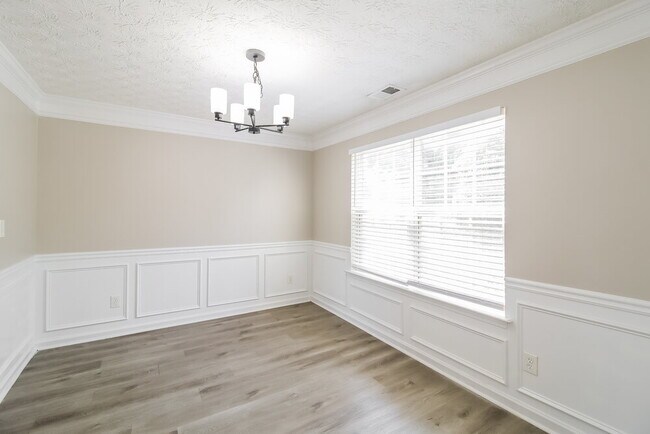 Building Photo - 780 Mesa Rd