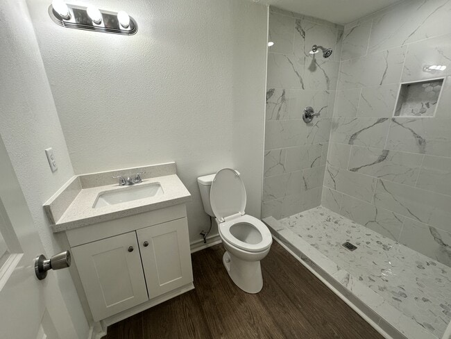 Building Photo - 11410 Red Hill Rd