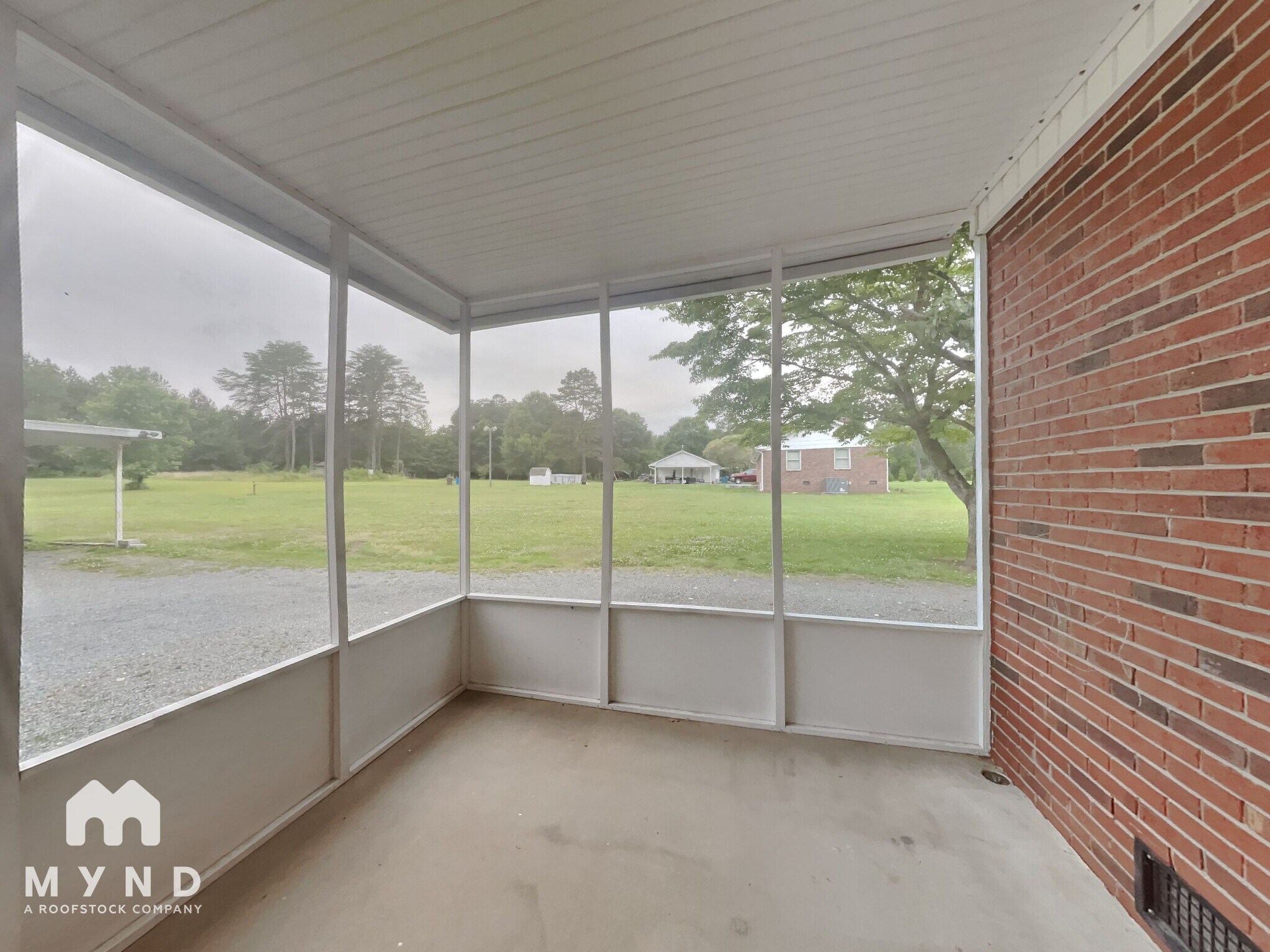 Building Photo - 16812 Clear Creek Dr