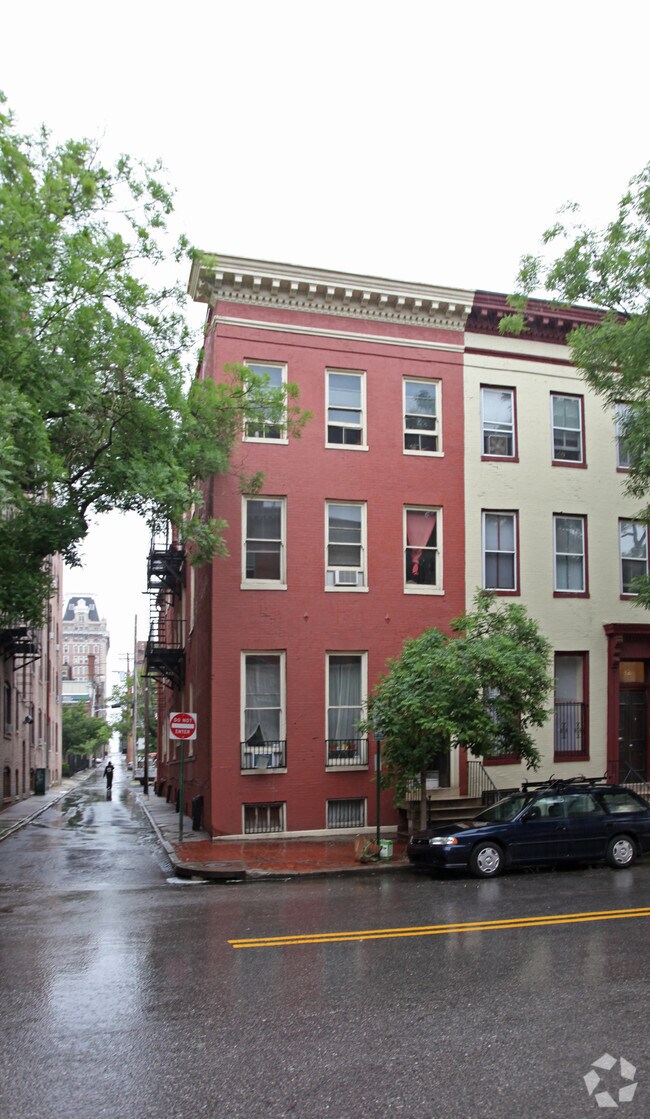 Building Photo - 10 E Read St