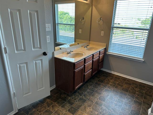 Building Photo - 10773 Braemoor Dr