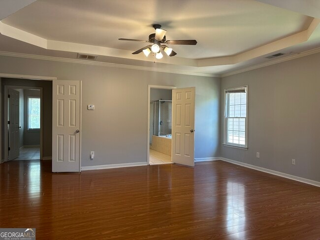 Building Photo - 669 Maple Grove Way