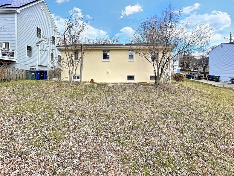 Building Photo - 1832 N Culpeper St