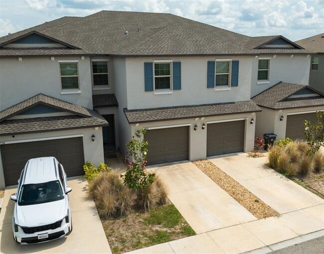 Building Photo - 736 Royal Empress Dr