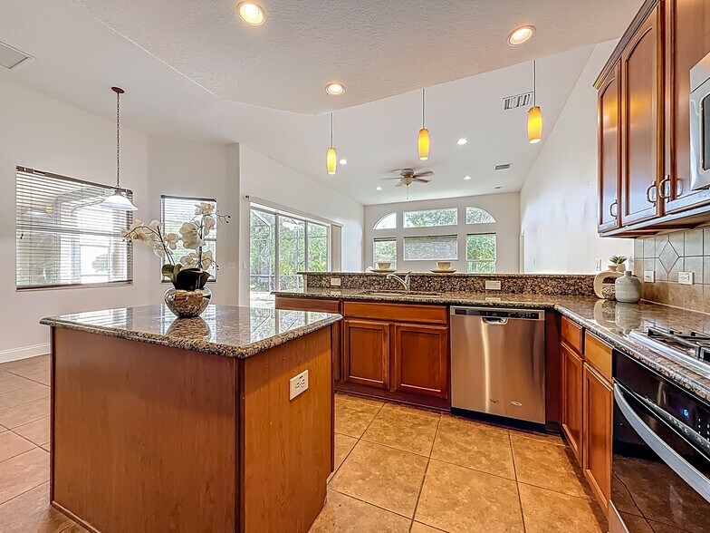 Building Photo - 20626 Longleaf Pine Ave