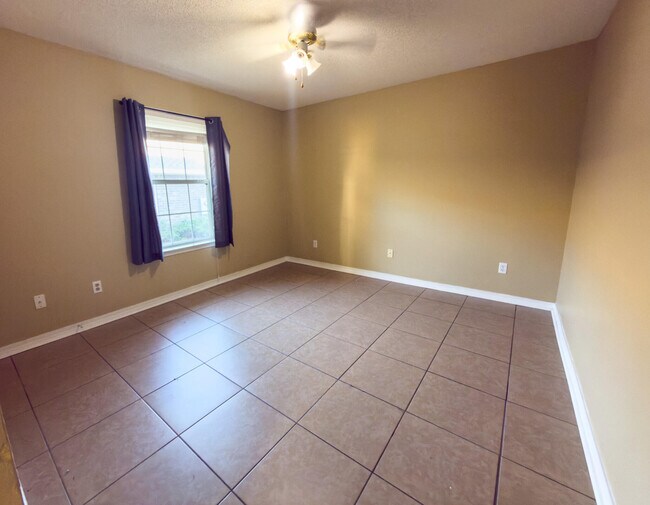 Building Photo - 9760 Seafarer's Way