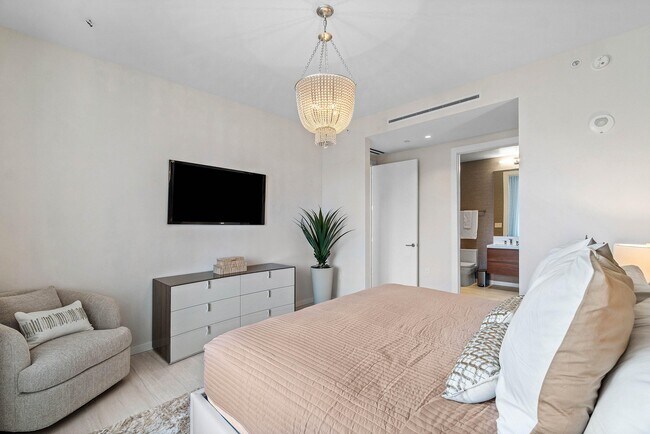 Building Photo - 200 SE Mizner Blvd