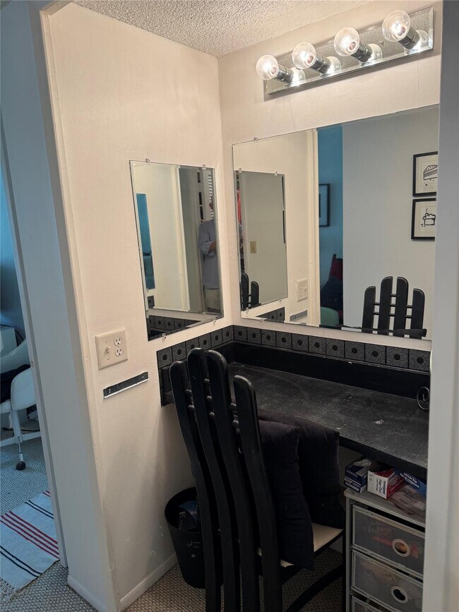 Building Photo - 3000 S Course Dr