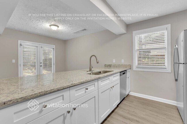 Building Photo - 755 Mountain View Dr