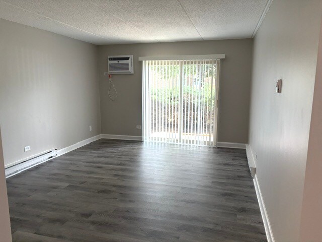 Building Photo - 230 Springhill Dr