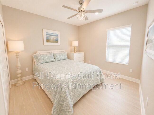Building Photo - 10194 Canaveral Cir