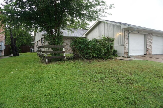 Primary Photo - 1911 Normal Park Dr