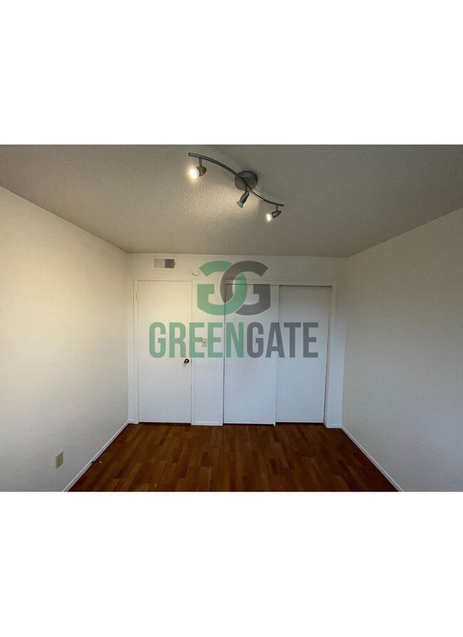 Building Photo - Spacious 4Bedroom 2Bath AVAILABLE NOW in Modesto!!