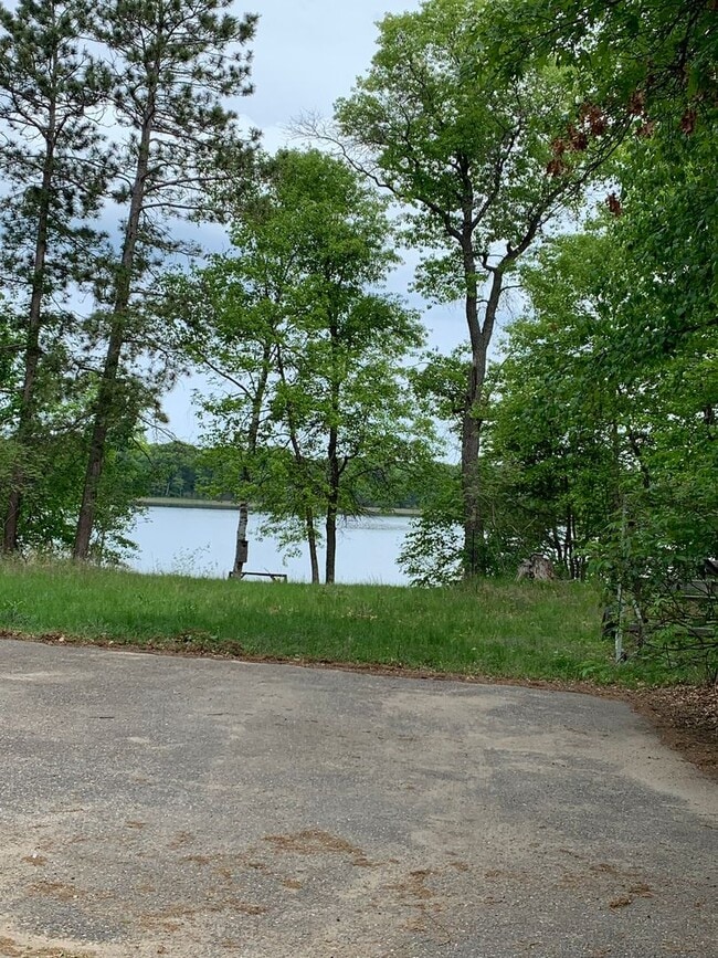 Building Photo - 3 Bedroom Plus loft, 1-3/4 Bathrooms Home in Brainerd, MN on Lake Hartley