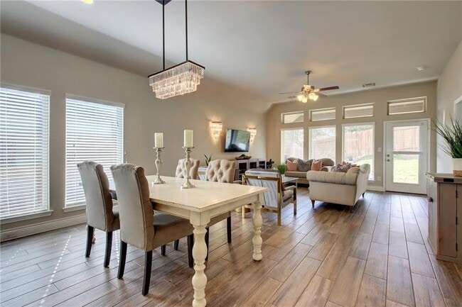 Building Photo - 18505 McKay Cove