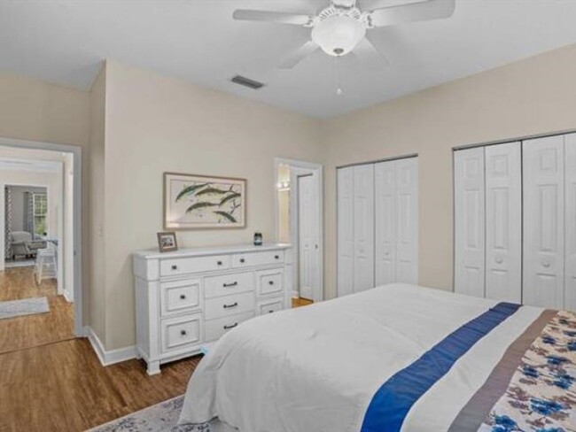 Building Photo - Three Bedroom Townhome in Southwood