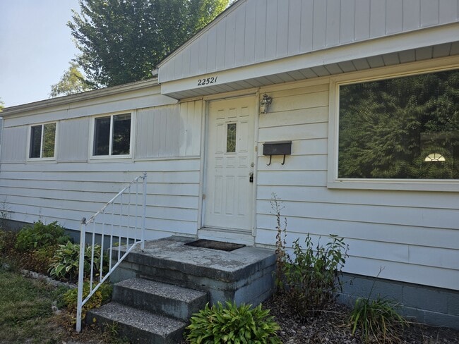 Building Photo - 22521 Ira Blvd