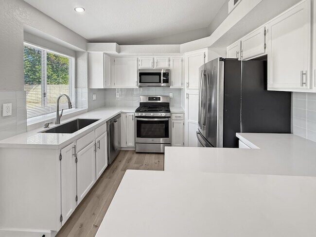 Building Photo - 69736 Cypress Rd