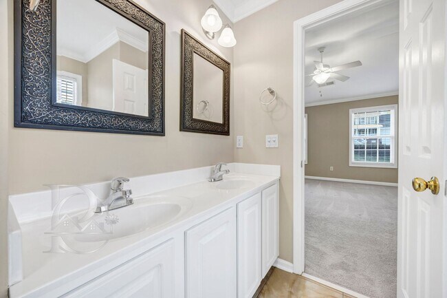 Building Photo - CHARMING HOME IN IRMO'S ASHFORD NEIGHBORHOOD