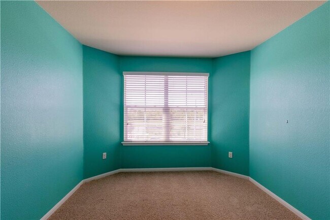 Building Photo - Spacious 4/BR, 2.5/BA Home in Cedar Park –...