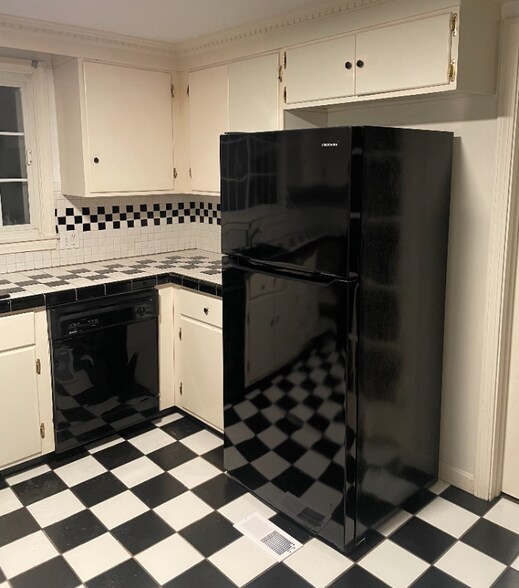 Building Photo - 28 Salem Rd