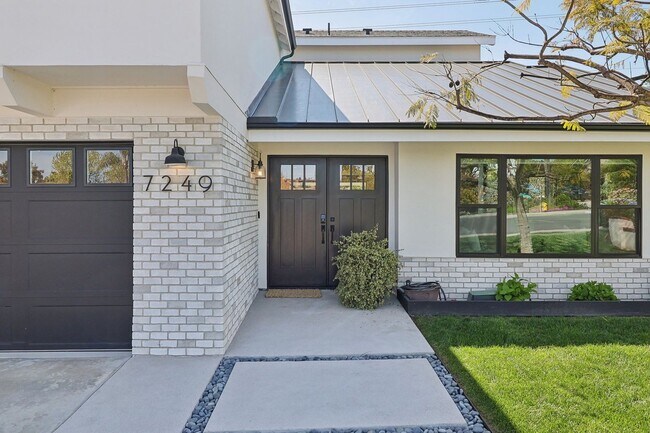 Building Photo - 7249 Mimosa Dr