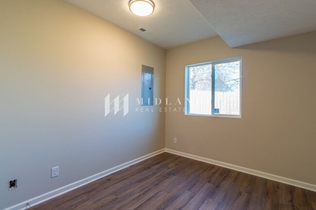Building Photo - New Construction Duplex in Elkhorn!