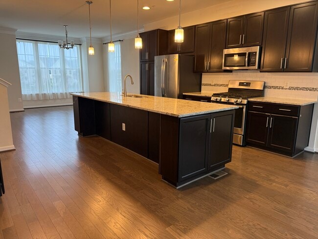 Building Photo - 5585 Peregrine Wy