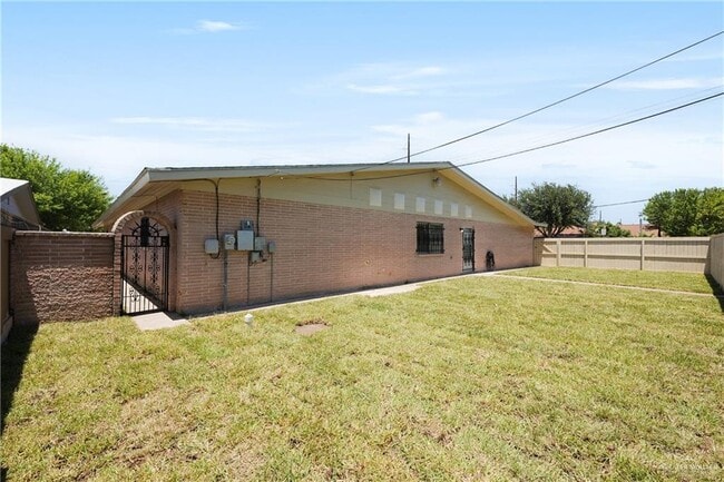 Building Photo - 612 N Ware Rd