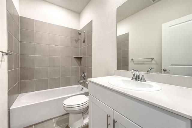 Building Photo - 3909 Sandstone Ln