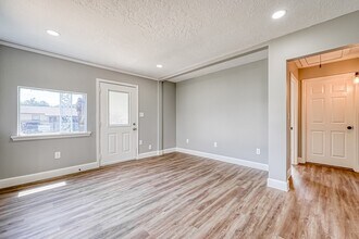 Building Photo - 6715 Victoria St