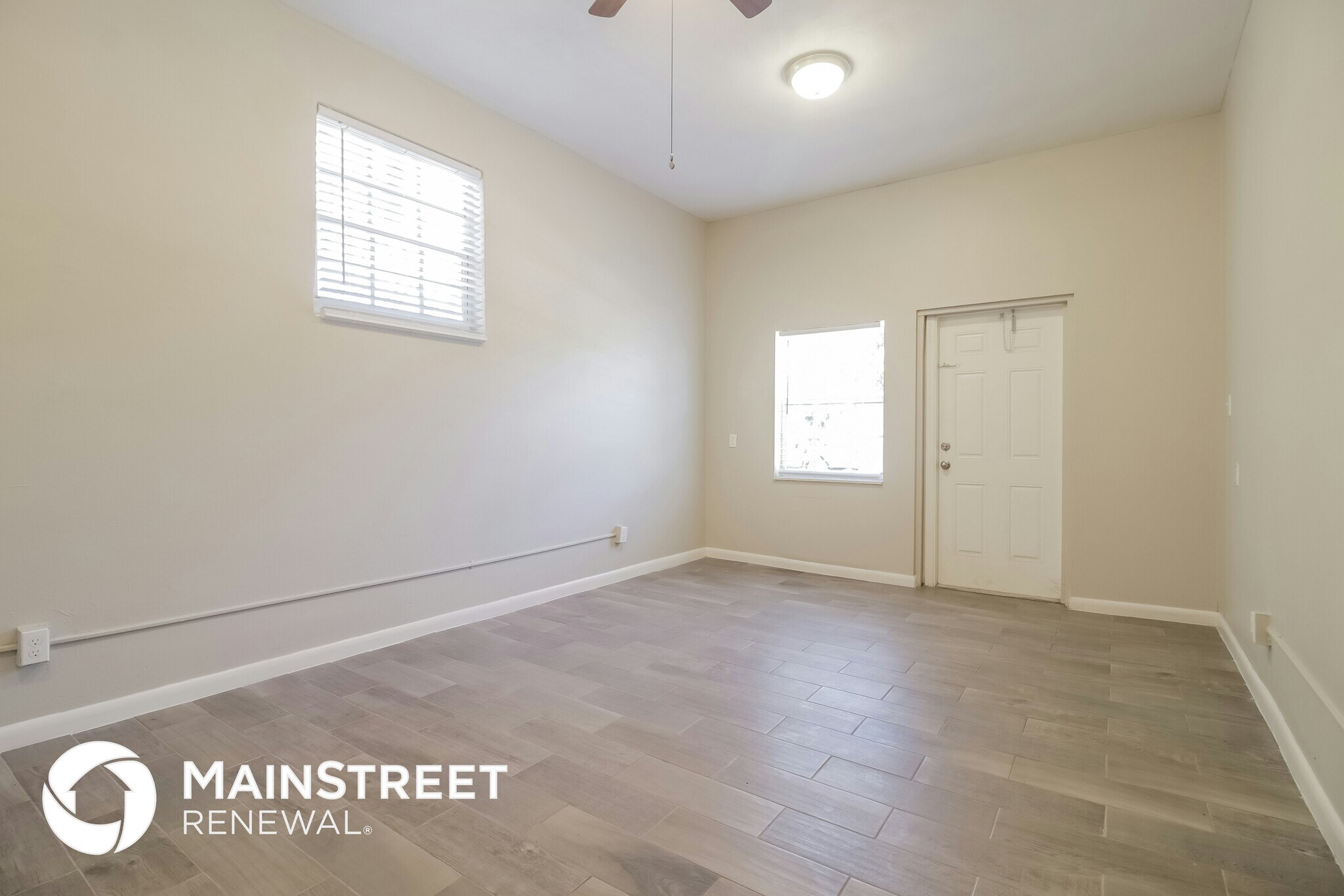 Building Photo - 721 N E St