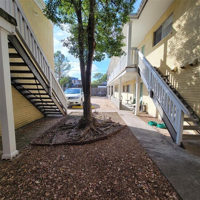 Building Photo - 1328 Bomar St