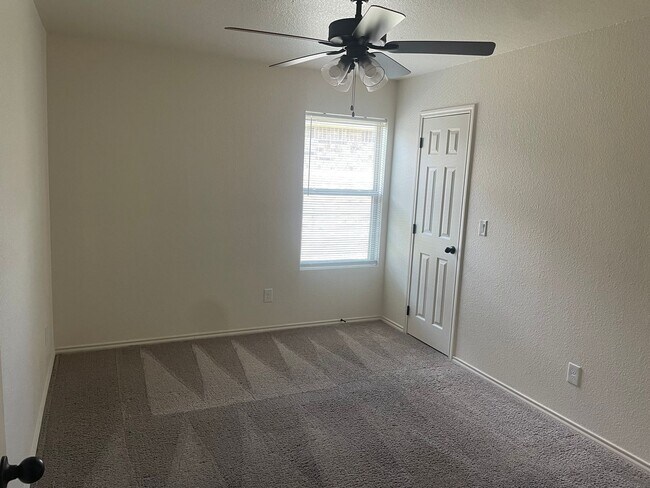 Building Photo - 2409 Alterman Dr