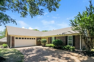 Building Photo - 4369 Pointe North Cove