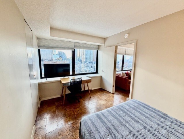 Building Photo - 65 E India Row