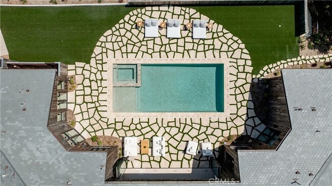 Building Photo - 3121 Old Topanga Canyon Rd