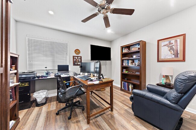 Building Photo - Spacious 5-Bedroom Home with Granite Count...
