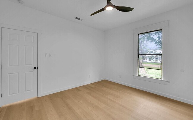 Building Photo - Well-maintained 3BD 2BA Home in Waco
