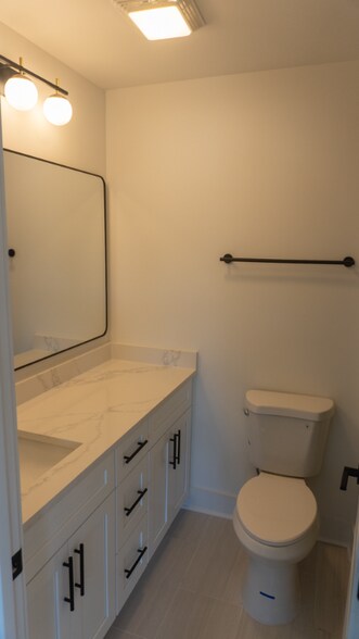 Building Photo - 850 Maxine Ct