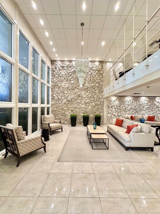 Building Photo - 3111 N Ocean Dr