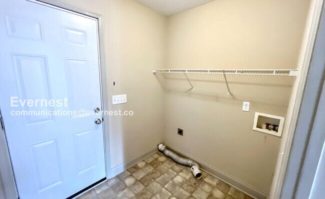 Building Photo - 6065 Gibbs Ln