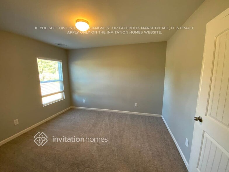 Building Photo - 4921 Fawnwood Dr