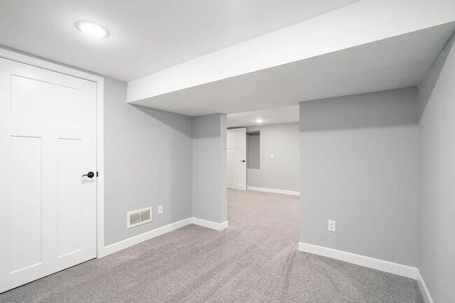 Building Photo - 411-413 Belle Aire Dr