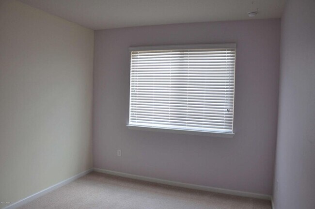 Building Photo - Lovely Townhouse in Vizcaya