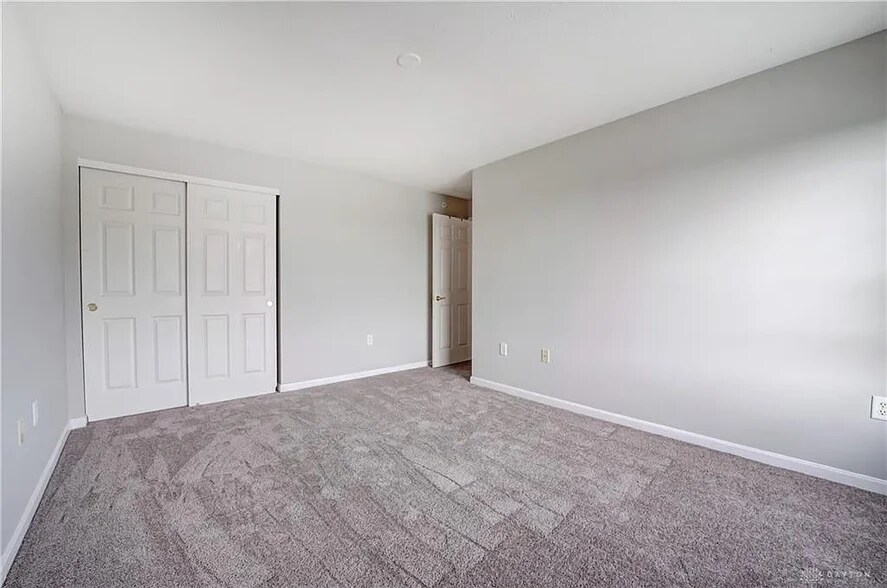 Building Photo - 3044 Westminster Dr