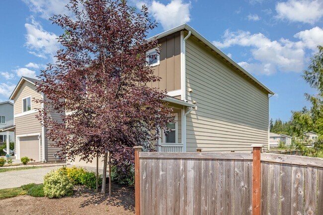 Building Photo - Charming 4-Bed | 2.5-Bath Home in Sultan $3,100 – Available August!