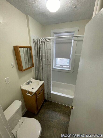 Building Photo - 1179 Boylston St